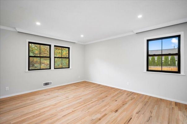 Empty room, Interior, Recessed Lighting, Wood Texture Flooring