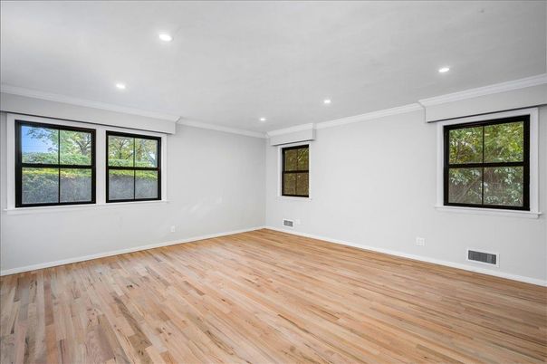 Empty room, Interior, Recessed Lighting, Wood Texture Flooring