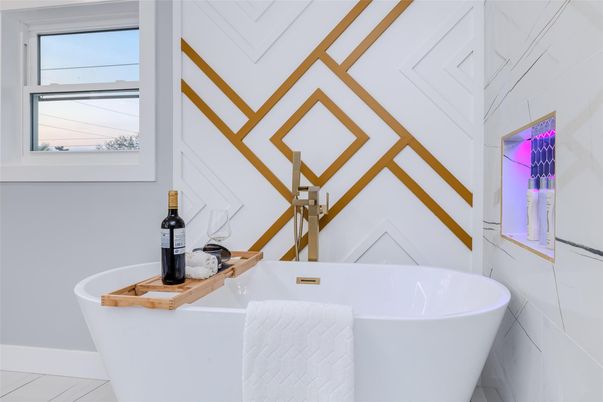 Bathroom, Free Standing Baths, Interior