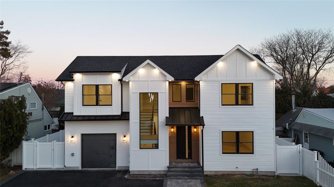Attached, Exterior, Facade, Farmhouse