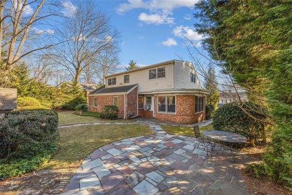 Exterior, Facade, Brick Facade, American Foursquare