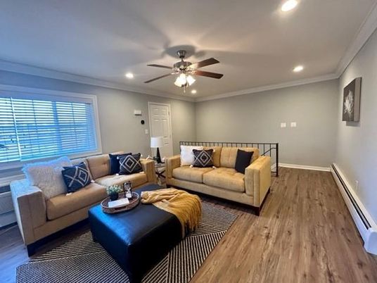 Interior, Living room, Recessed Lighting, Wood Texture Flooring
