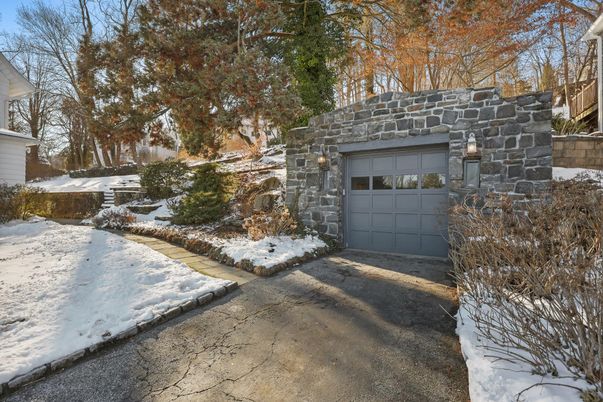 Detached Garage, Exterior