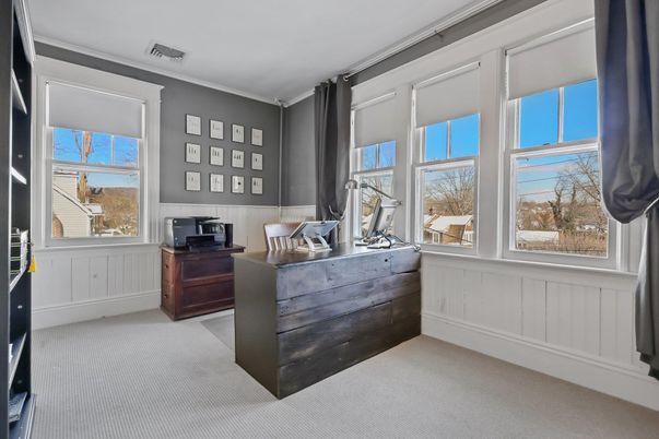 Home Office, Interior