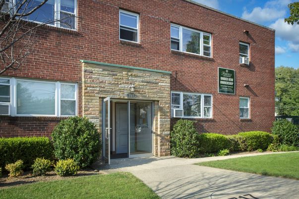 Exterior, Facade, Brick Facade, Rowhouse