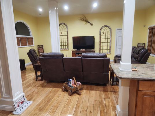Interior, Living room, Recessed Lighting, Wood Texture Flooring