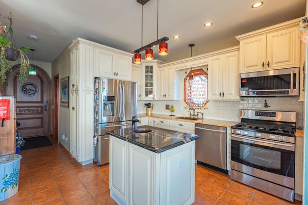 Interior, Kitchen, Pendant Lights, Recessed Lighting, Stainless Steel Appliances