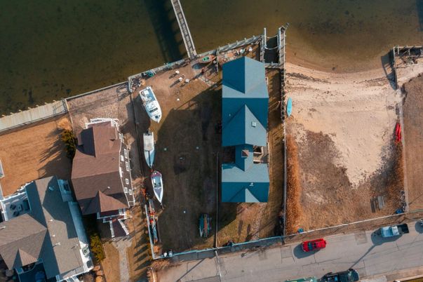Exterior, Drone
