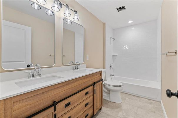 Bathroom, Dual Sink Vanities, Interior, Recessed Lighting