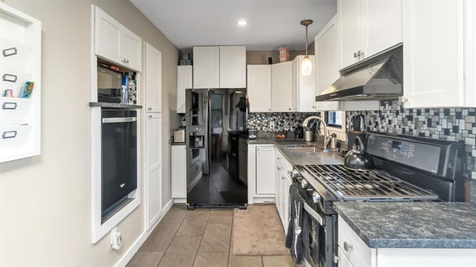 Interior, Kitchen, Pendant Lights, Recessed Lighting