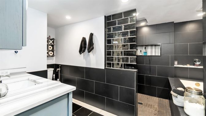 Bathroom, Interior, Recessed Lighting