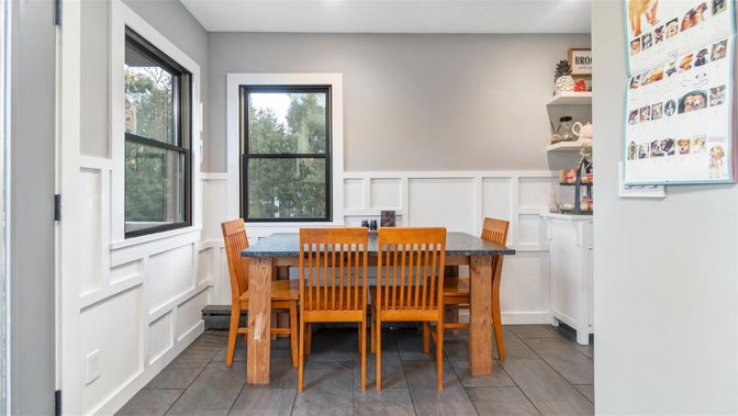 Dining room, Interior, Recessed Lighting