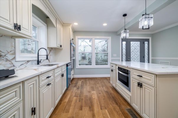 Interior, Kitchen, Pendant Lights, Recessed Lighting, Wood Texture Flooring