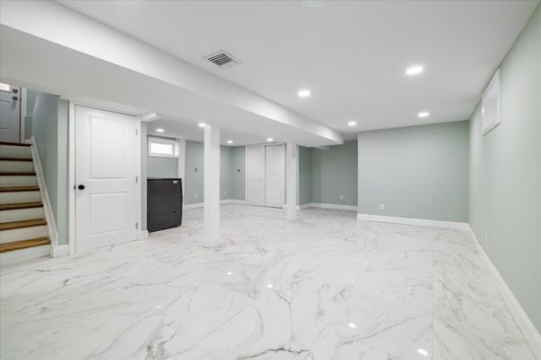 Empty room, Interior, Marble, Recessed Lighting