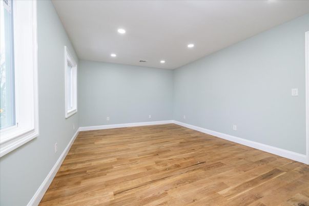 Empty room, Interior, Recessed Lighting, Wood Texture Flooring