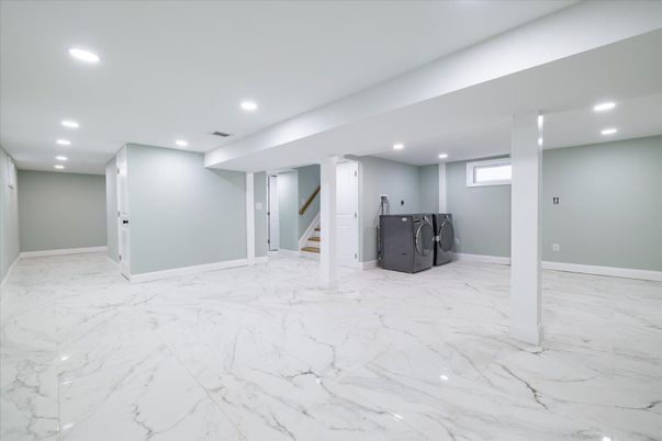 Empty room, Interior, Marble, Recessed Lighting, Washer