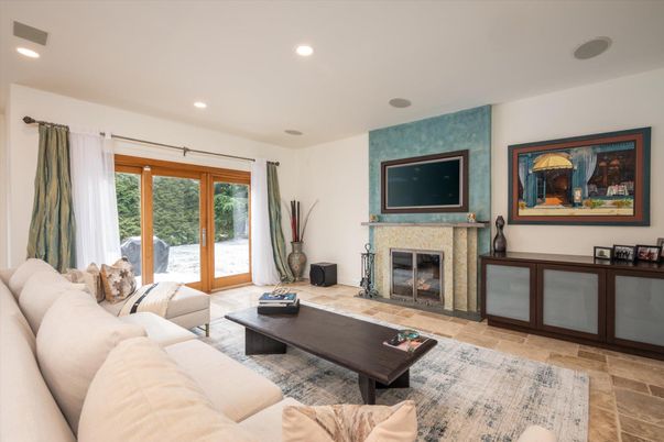 Fireplace, Interior, Living room, Recessed Lighting