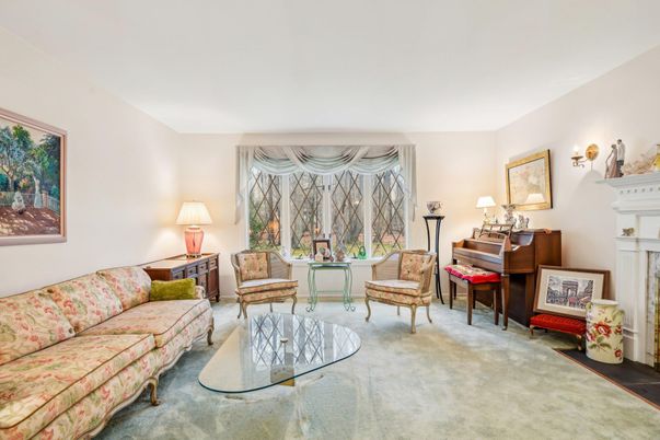 Interior, Living room, Piano