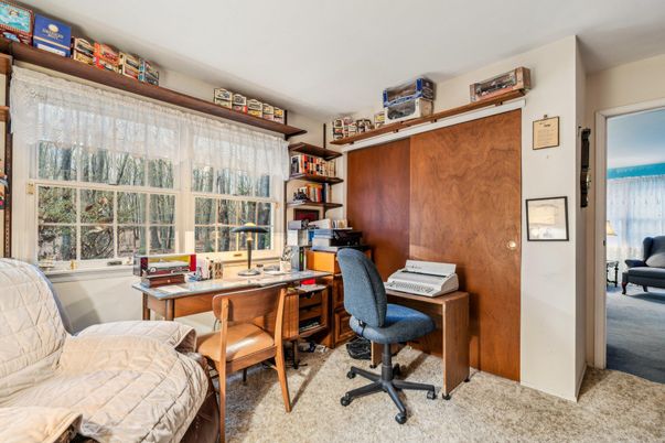 Home Office, Interior