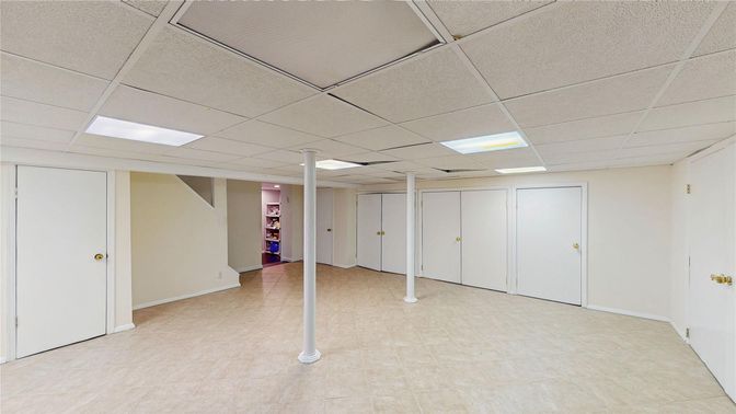Empty room, Interior, Recessed Lighting