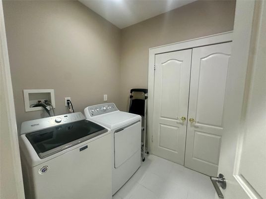 Interior, Washer