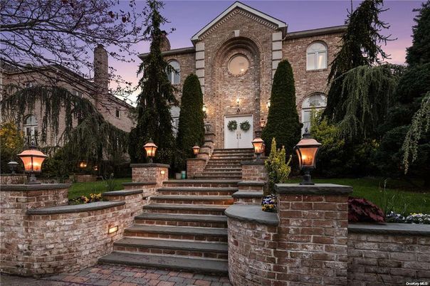 Exterior, Facade, Brick Facade, French Provincial