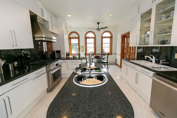 Dining room, Interior, Kitchen, Recessed Lighting, Stainless Steel Appliances