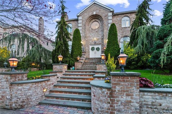 Exterior, Facade, Brick Facade, French Provincial