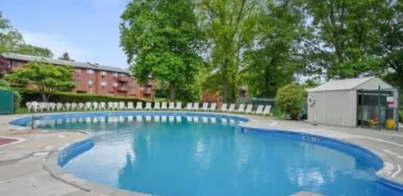 Exterior, Pool