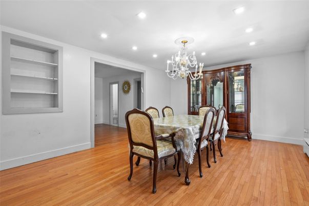 Chandelier, Dining room, Interior, Recessed Lighting, Wood Texture Flooring