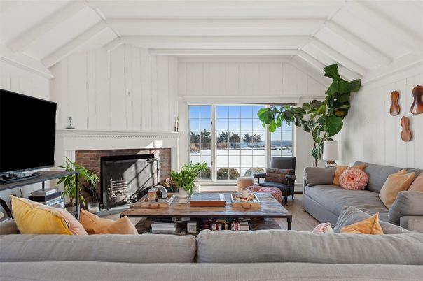 Fireplace, Interior, Living room