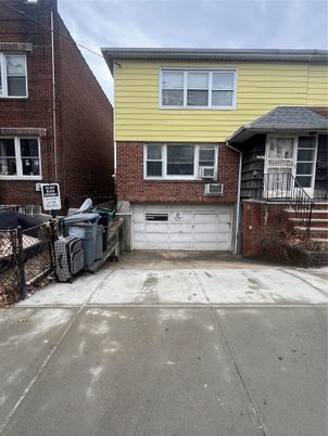Attached, Exterior, Facade, Brick Facade, Rowhouse