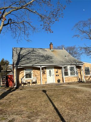 Backyard, Exterior, Facade, Cape Cod