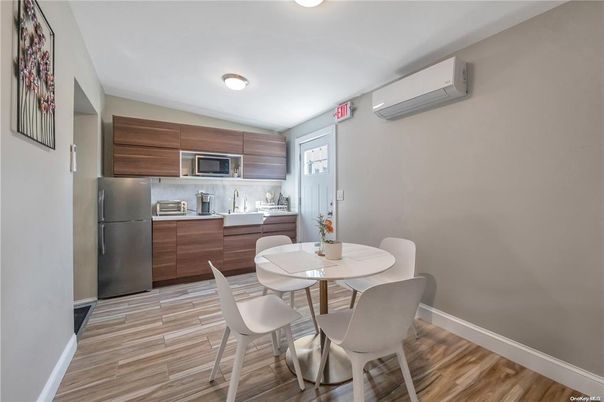 Dining room, Interior, Kitchen, Stainless Steel Appliances, Wood Texture Flooring