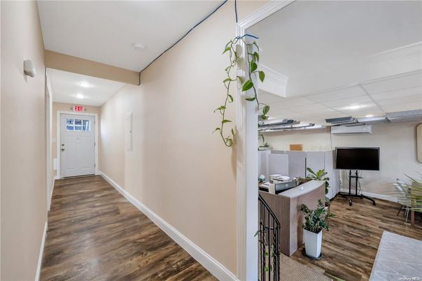 Home Office, Interior, Recessed Lighting, Wooden Beams, Wood Texture Flooring