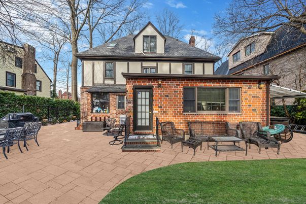 Exterior, Facade, Brick Facade, American Foursquare