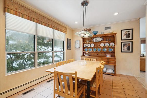 Dining room, Interior, Pendant Lights, Recessed Lighting
