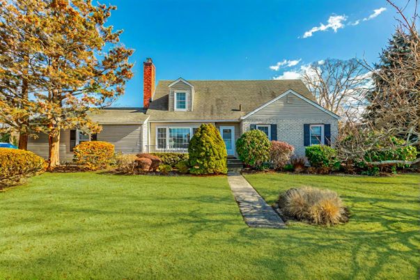 Backyard, Exterior, Facade, Cape Cod