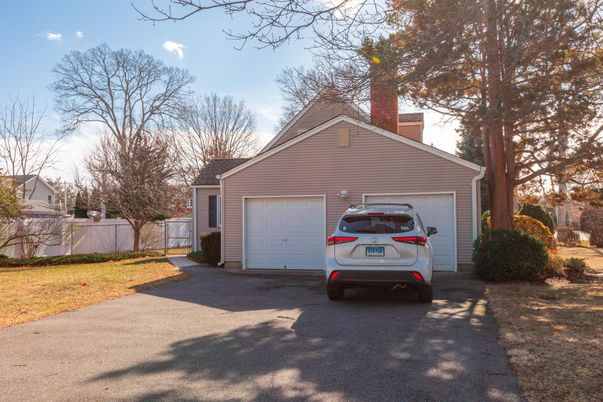 Detached Garage, Exterior
