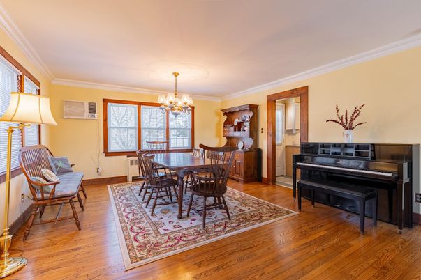 Chandelier, Dining room, Interior, Piano, Wood Texture Flooring