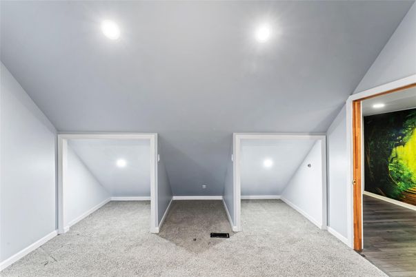 Empty room, Interior, Recessed Lighting