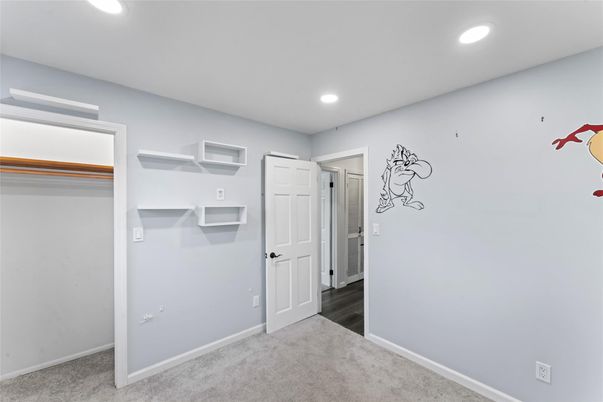 Empty room, Interior, Recessed Lighting
