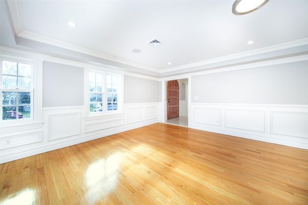 Empty room, Interior, Recessed Lighting, Wood Texture Flooring