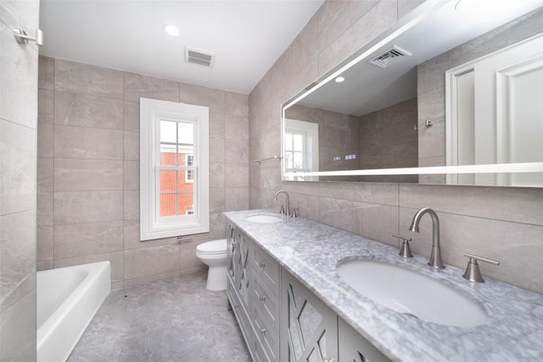 Bathroom, Dual Sink Vanities, Interior, Recessed Lighting