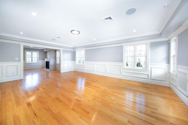 Empty room, Interior, Recessed Lighting, Wood Texture Flooring