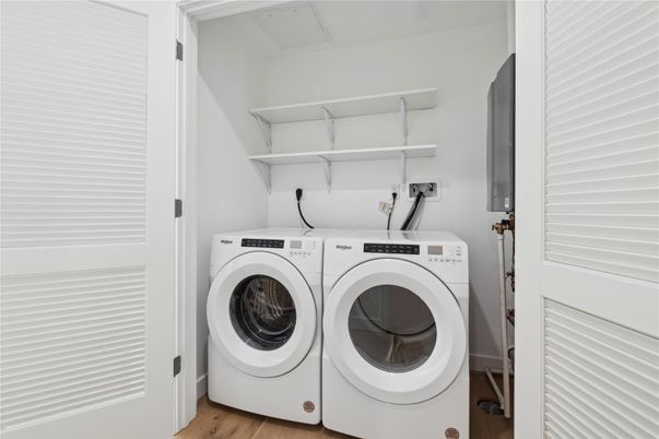 Interior, Utility Closets, Washer, Wood Texture Flooring