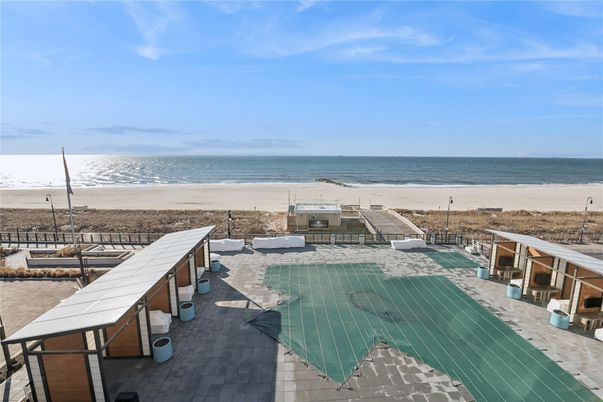 Exterior, Pool, Water