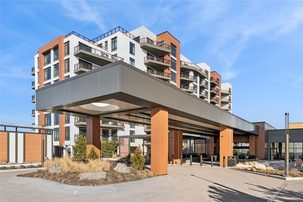 Exterior, Facade, Modern
