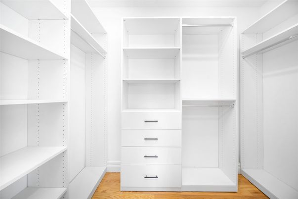 Interior, Walk-in Closets, Wood Texture Flooring