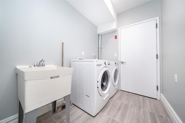 Interior, Washer, Wood Texture Flooring